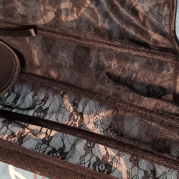 Lace corset - Picture 2 of 6